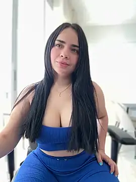 Snapshot of GeorginaJones chatting on 02.19.25 GeorginaJones online show from 02.19.25