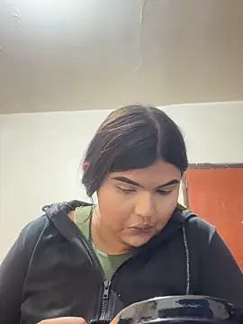 Snapshot of Lia_sexx chatting on 12.15.25 Lia sexx online show from 12.15.25