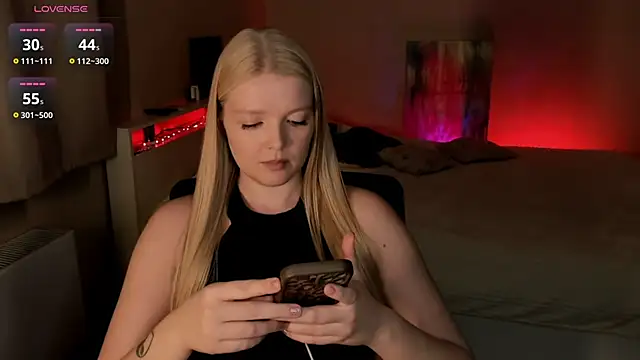 Snapshot of Ssweet_annie chatting on 04.26.26 Ssweet annie online show from 04.26.26