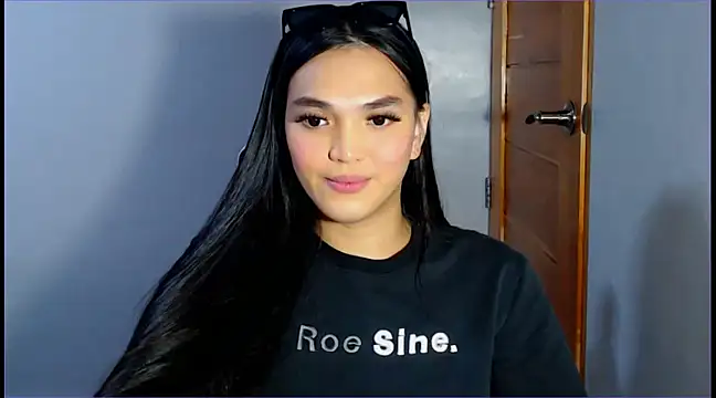 Snapshot of WONDERWOMAN2023 chatting on 12.15.24 WONDERWOMAN2023 online show from 12.15.24