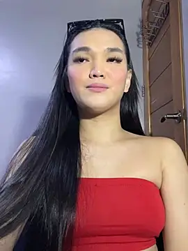 Snapshot of WONDERWOMAN2023 chatting on 12.21.24 WONDERWOMAN2023 online show from 12.21.24