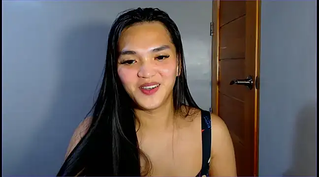 Snapshot of WONDERWOMAN2023 chatting on 01.12.25 WONDERWOMAN2023 online show from 01.12.25