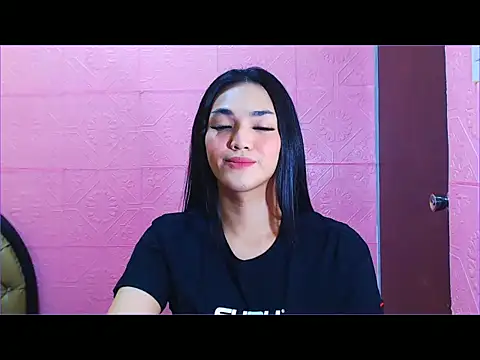 Snapshot of WONDERWOMAN2023 chatting on 09.19.25 WONDERWOMAN2023 online show from 09.19.25