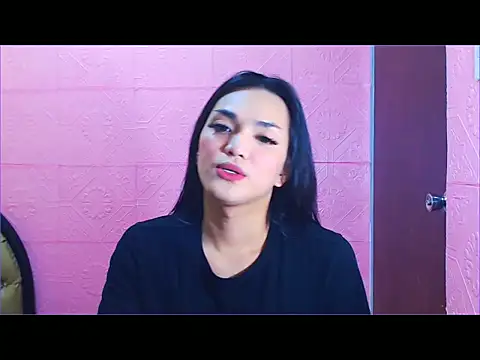 Snapshot of WONDERWOMAN2023 chatting on 10.10.25 WONDERWOMAN2023 online show from 10.10.25