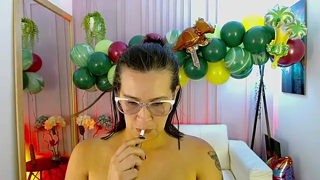 Snapshot of Britney_taylor_ chatting on 01.08.25 Britney taylor online show from 01.08.25