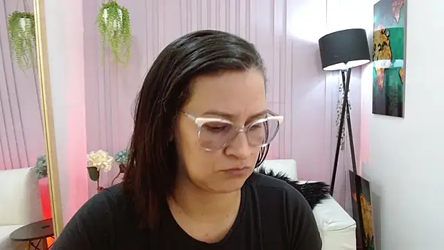 Snapshot of Britney_taylor_ chatting on 01.11.25 Britney taylor online show from 01.11.25