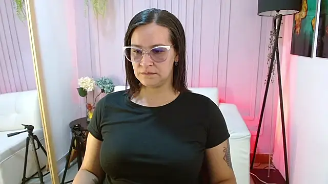 Britney taylor  online show from 01.21.25