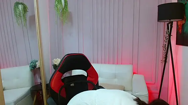 Britney taylor  online show from 01.30.25