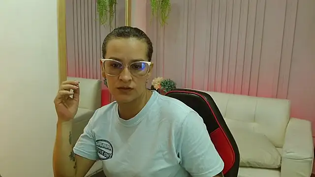 Snapshot of Britney_taylor_ chatting on 03.06.25 Britney taylor online show from 03.06.25