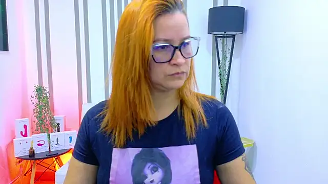 Snapshot of Britney_taylor_ chatting on 11.12.25 Britney taylor online show from 11.12.25