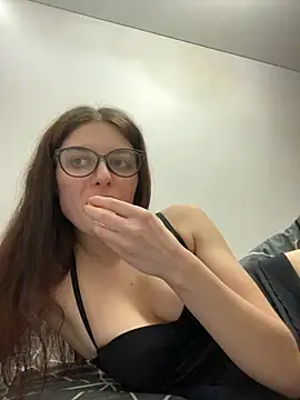 Snapshot of little_belucci chatting on 01.08.25 little belucci online show from 01.08.25