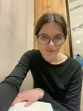 Snapshot of little_belucci chatting on 02.06.25 little belucci online show from 02.06.25