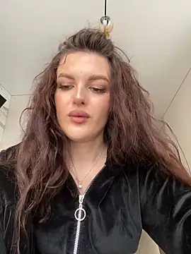 Snapshot of little_belucci chatting on 02.16.25 little belucci online show from 02.16.25