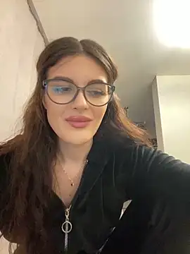 Snapshot of little_belucci chatting on 02.21.25 little belucci online show from 02.21.25
