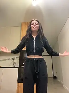 Snapshot of little_belucci chatting on 02.22.25 little belucci online show from 02.22.25