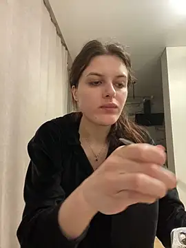 Snapshot of little_belucci chatting on 03.11.25 little belucci online show from 03.11.25