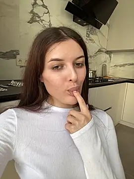 Snapshot of little_belucci chatting on 03.22.25 little belucci online show from 03.22.25
