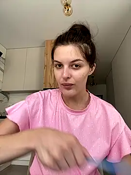 Snapshot of little_belucci chatting on 09.14.25 little belucci online show from 09.14.25