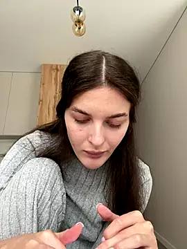 Snapshot of little_belucci chatting on 10.03.25 little belucci online show from 10.03.25