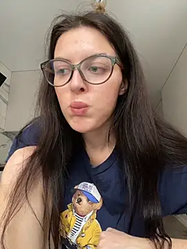 Snapshot of little_belucci chatting on 10.23.25 little belucci online show from 10.23.25