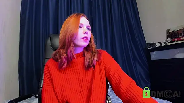 Snapshot of _Alicia_Fox_ chatting on 12.23.24 Alicia Fox online show from 12.23.24