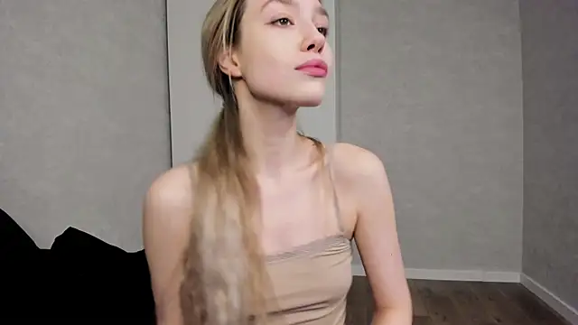 Snapshot of mary_shiota chatting on 10.23.25 mary shiota online show from 10.23.25