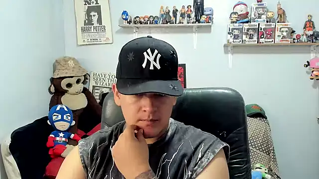 Snapshot of ney_22 chatting on 05.16.26 ney 22 online show from 05.16.26