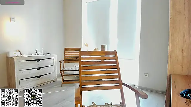 Snapshot of HotyPlays chatting on 09.16.25 HotyPlays online show from 09.16.25