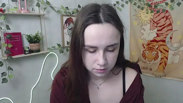 Snapshot of VeryVeryVeryShy_ chatting on 04.21.26 VeryVeryVeryShy online show from 04.21.26