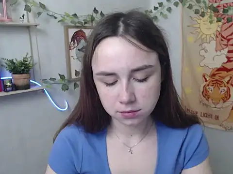 Snapshot of VeryVeryVeryShy_ chatting on 04.28.26 VeryVeryVeryShy online show from 04.28.26