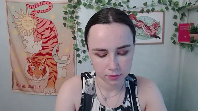 Snapshot of VeryVeryVeryShy_ chatting on 05.25.26 VeryVeryVeryShy online show from 05.25.26