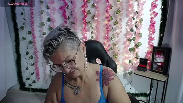 bety-cum2 online show from 02.13.25