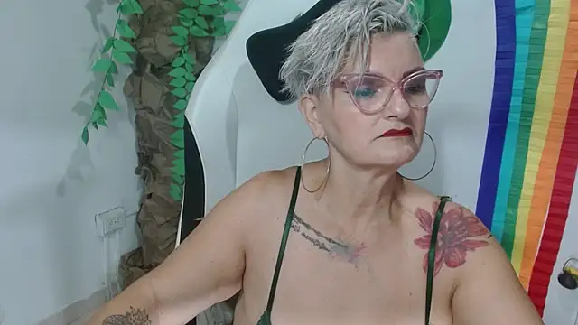 Snapshot of bety-cum2 chatting on 03.15.26 bety-cum2 online show from 03.15.26