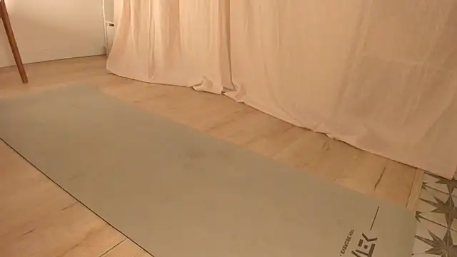 Snapshot of hee_jeen chatting on 03.07.25 hee jeen online show from 03.07.25