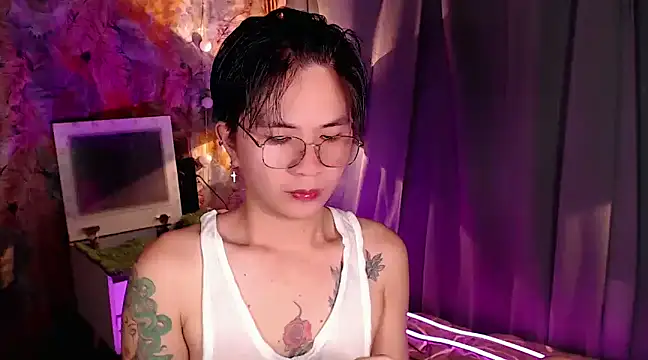 Snapshot of Sexy_Handsome_Drex chatting on 12.31.24 Sexy Handsome Drex online show from 12.31.24