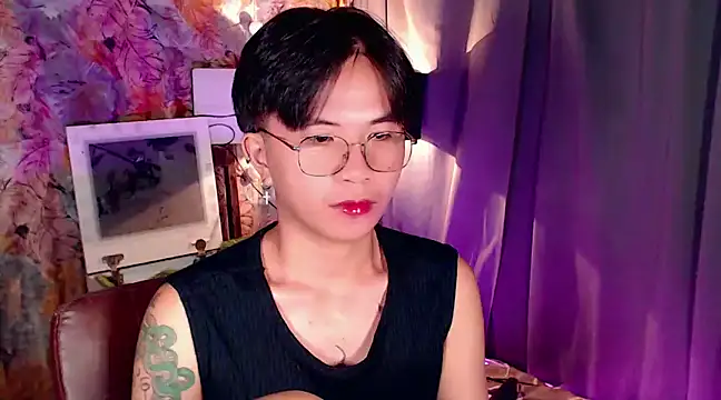 Snapshot of Sexy_Handsome_Drex chatting on 01.04.25 Sexy Handsome Drex online show from 01.04.25