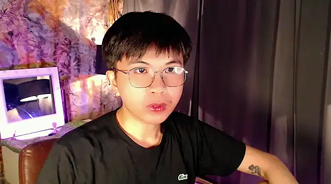 Snapshot of Sexy_Handsome_Drex chatting on 02.16.25 Sexy Handsome Drex online show from 02.16.25