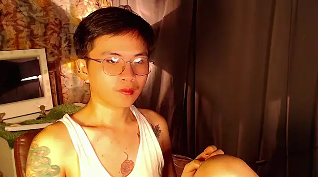 Snapshot of Sexy_Handsome_Drex chatting on 02.17.25 Sexy Handsome Drex online show from 02.17.25