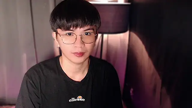 Snapshot of Sexy_Handsome_Drex chatting on 02.25.25 Sexy Handsome Drex online show from 02.25.25