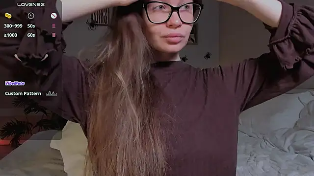 Snapshot of Virtual_Girll chatting on 10.25.25 Virtual Girll online show from 10.25.25