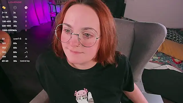 Snapshot of Alice_CutePerv chatting on 12.15.24 Alice CutePerv online show from 12.15.24
