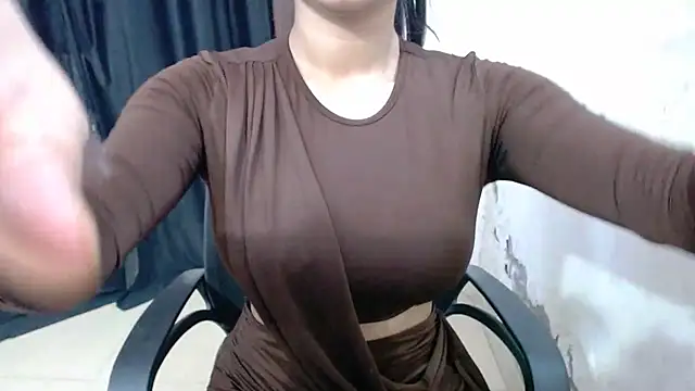 Snapshot of sweet-alia chatting on 04.21.26 sweet-alia online show from 04.21.26