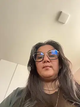 Snapshot of SWEETLILY18 chatting on 12.26.24 SWEETLILY18 online show from 12.26.24