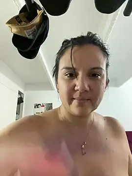 Snapshot of SWEETLILY18 chatting on 01.18.25 SWEETLILY18 online show from 01.18.25