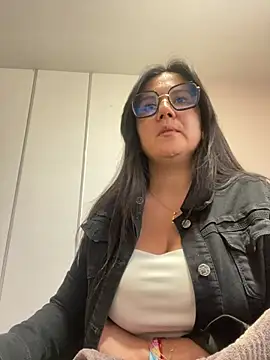 Snapshot of SWEETLILY18 chatting on 01.20.25 SWEETLILY18 online show from 01.20.25