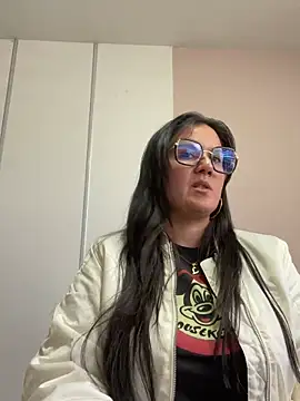 Snapshot of SWEETLILY18 chatting on 01.23.25 SWEETLILY18 online show from 01.23.25