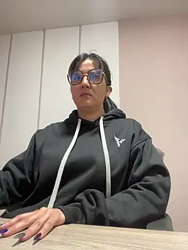 Snapshot of SWEETLILY18 chatting on 01.31.25 SWEETLILY18 online show from 01.31.25