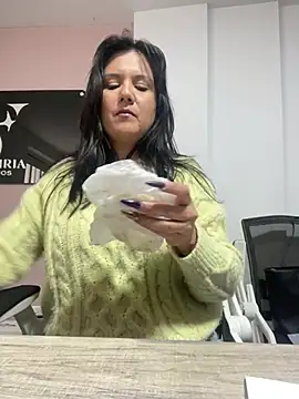 Snapshot of SWEETLILY18 chatting on 02.09.25 SWEETLILY18 online show from 02.09.25