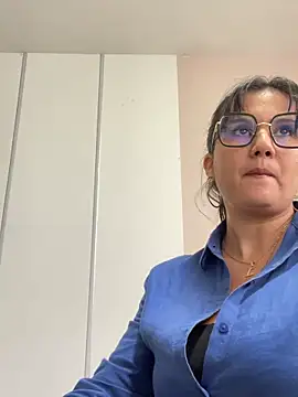 Snapshot of SWEETLILY18 chatting on 02.24.25 SWEETLILY18 online show from 02.24.25