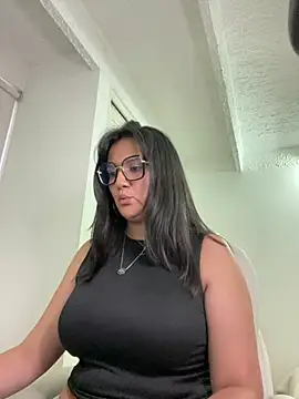 Snapshot of SWEETLILY18 chatting on 02.26.25 SWEETLILY18 online show from 02.26.25